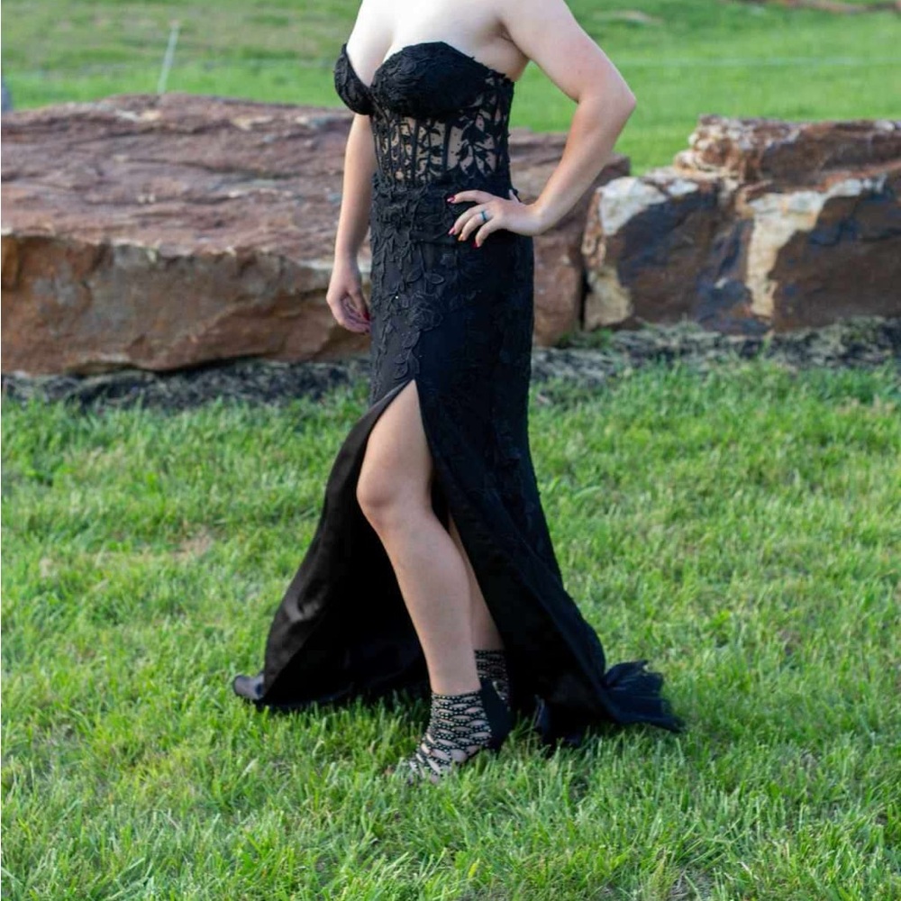 Sherri Hill Black Strapless Embellished Prom Gown